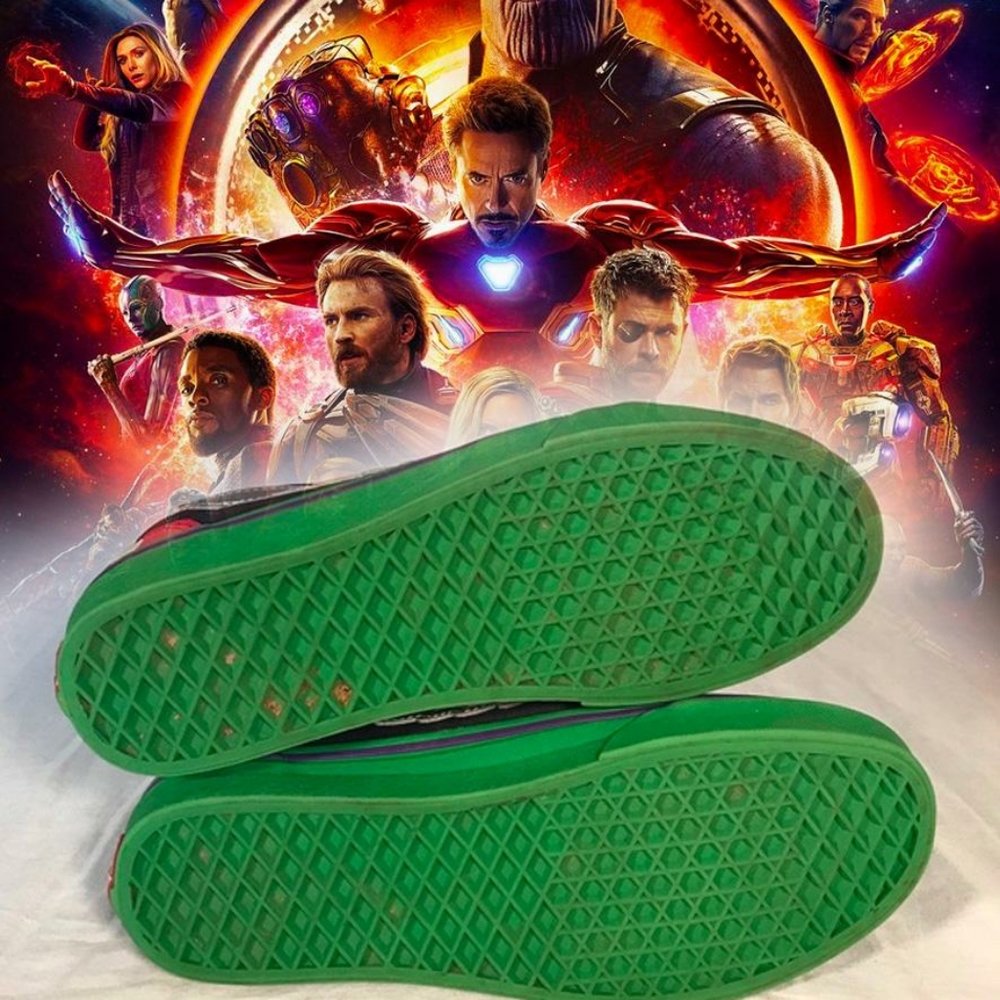 Vans Marvel x Old Skool Avengers skate shoes - Picture 8 of 11